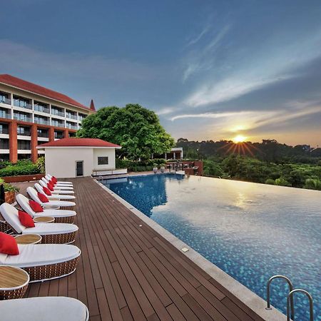Doubletree By Hilton Goa - Panaji Hotel Bagian luar foto