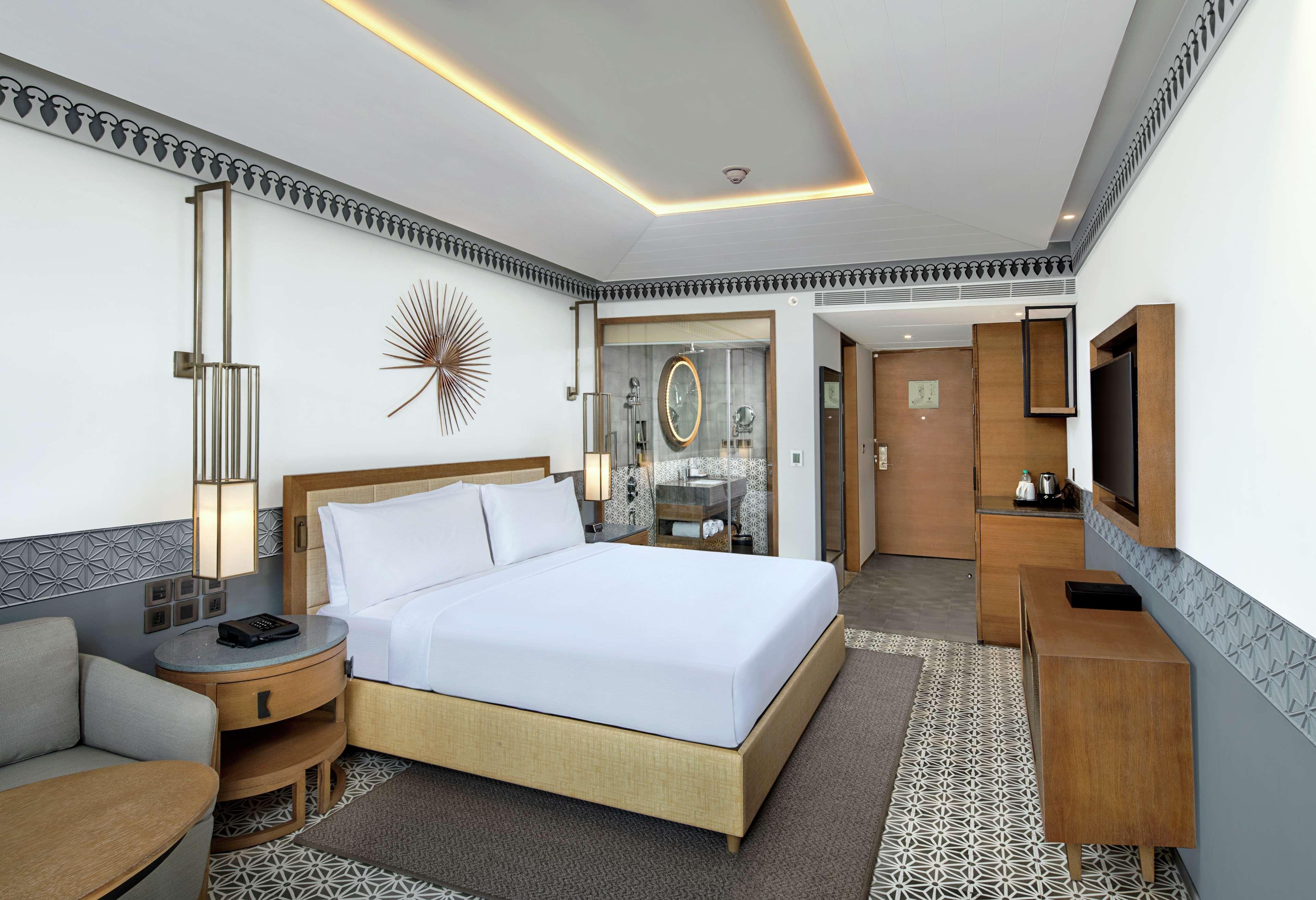 Doubletree By Hilton Goa - Panaji Hotel Bagian luar foto