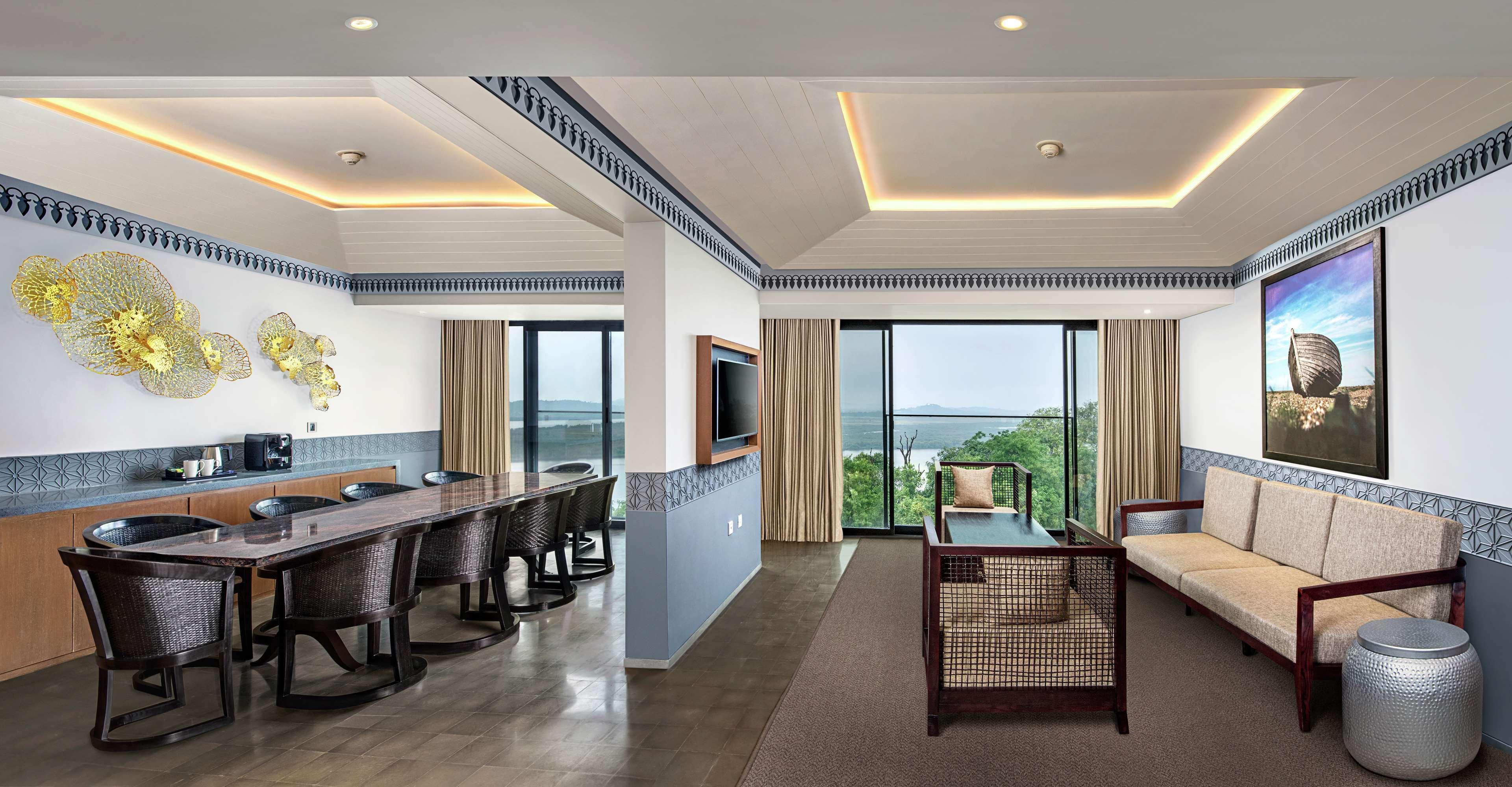Doubletree By Hilton Goa - Panaji Hotel Bagian luar foto