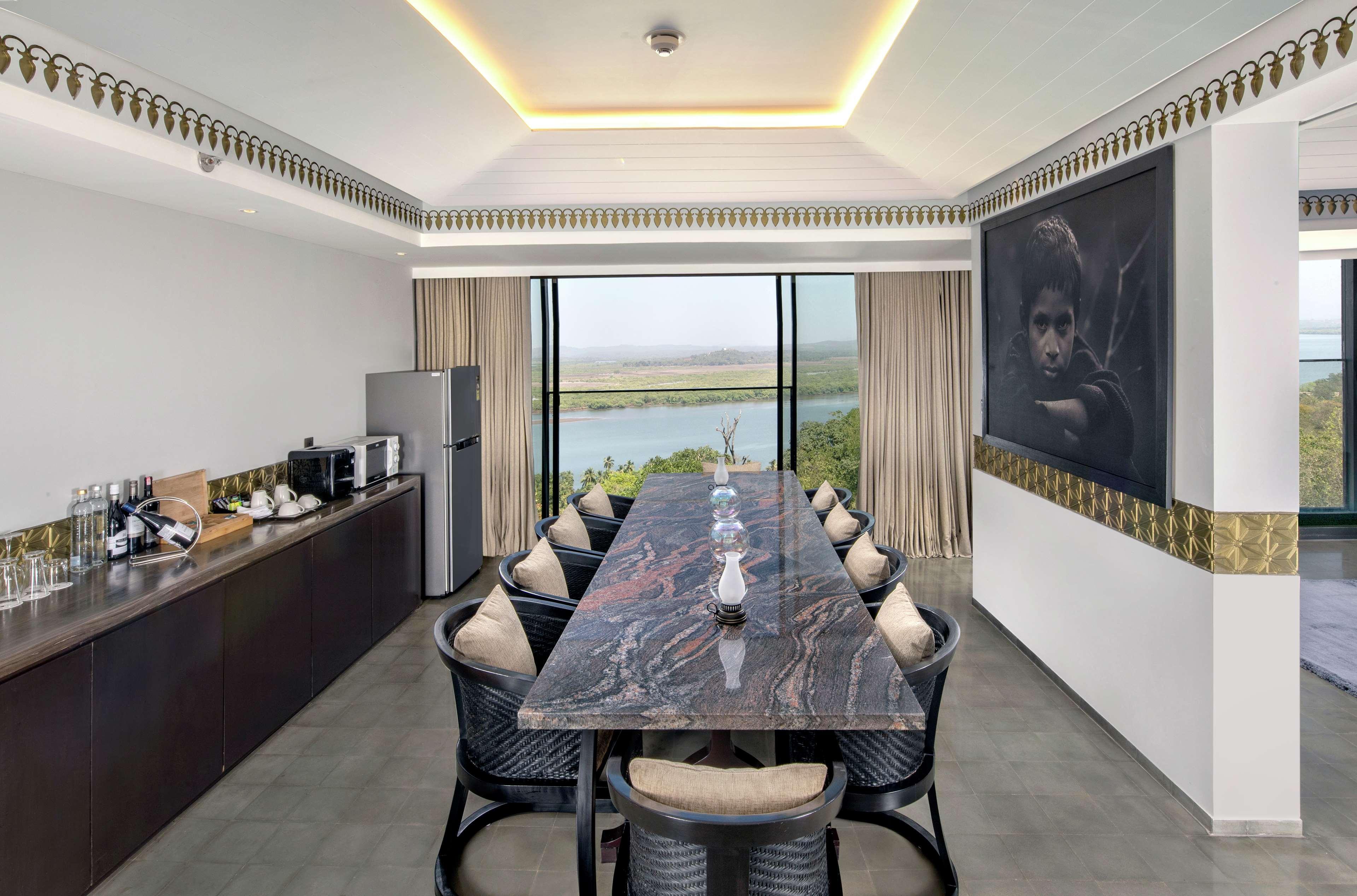 Doubletree By Hilton Goa - Panaji Hotel Bagian luar foto