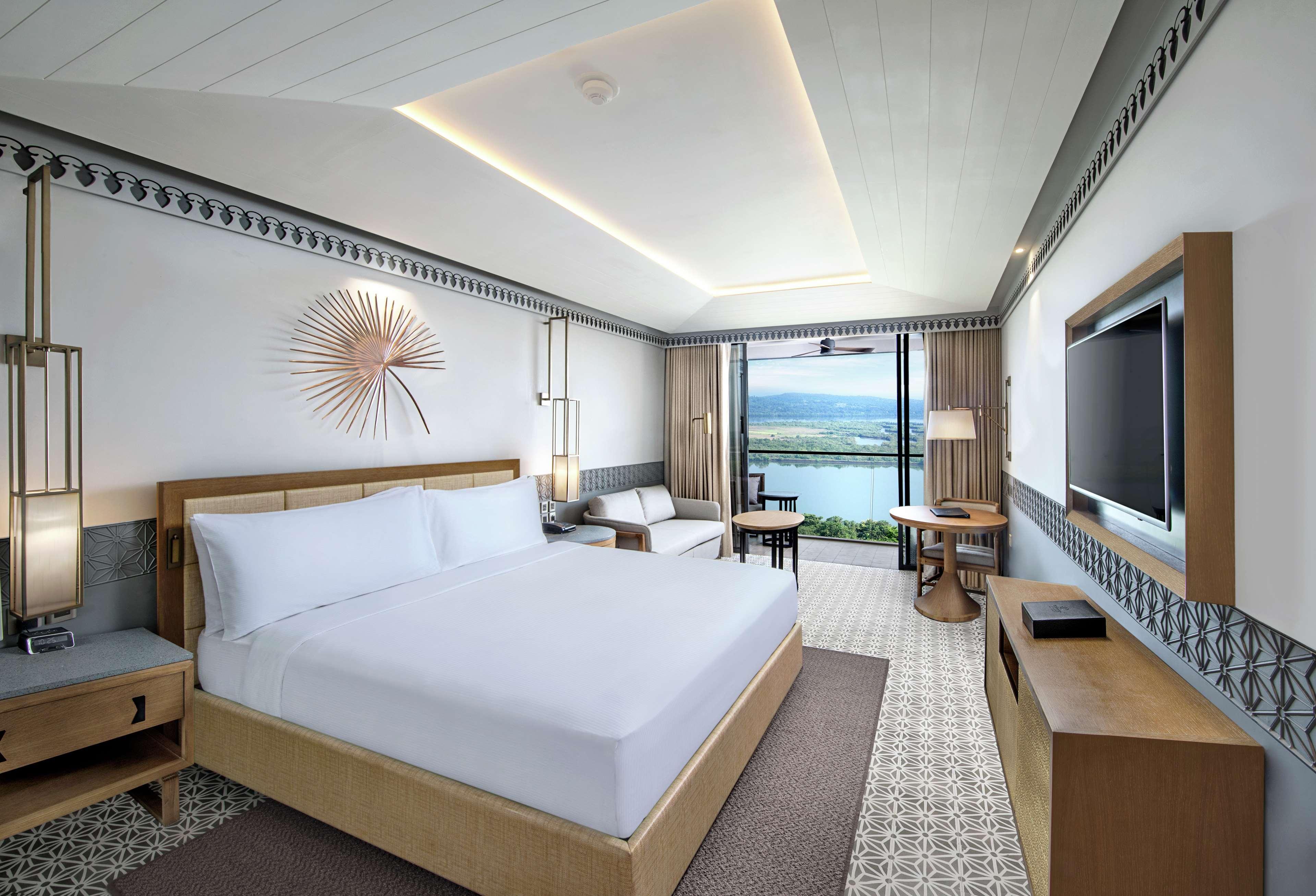 Doubletree By Hilton Goa - Panaji Hotel Bagian luar foto