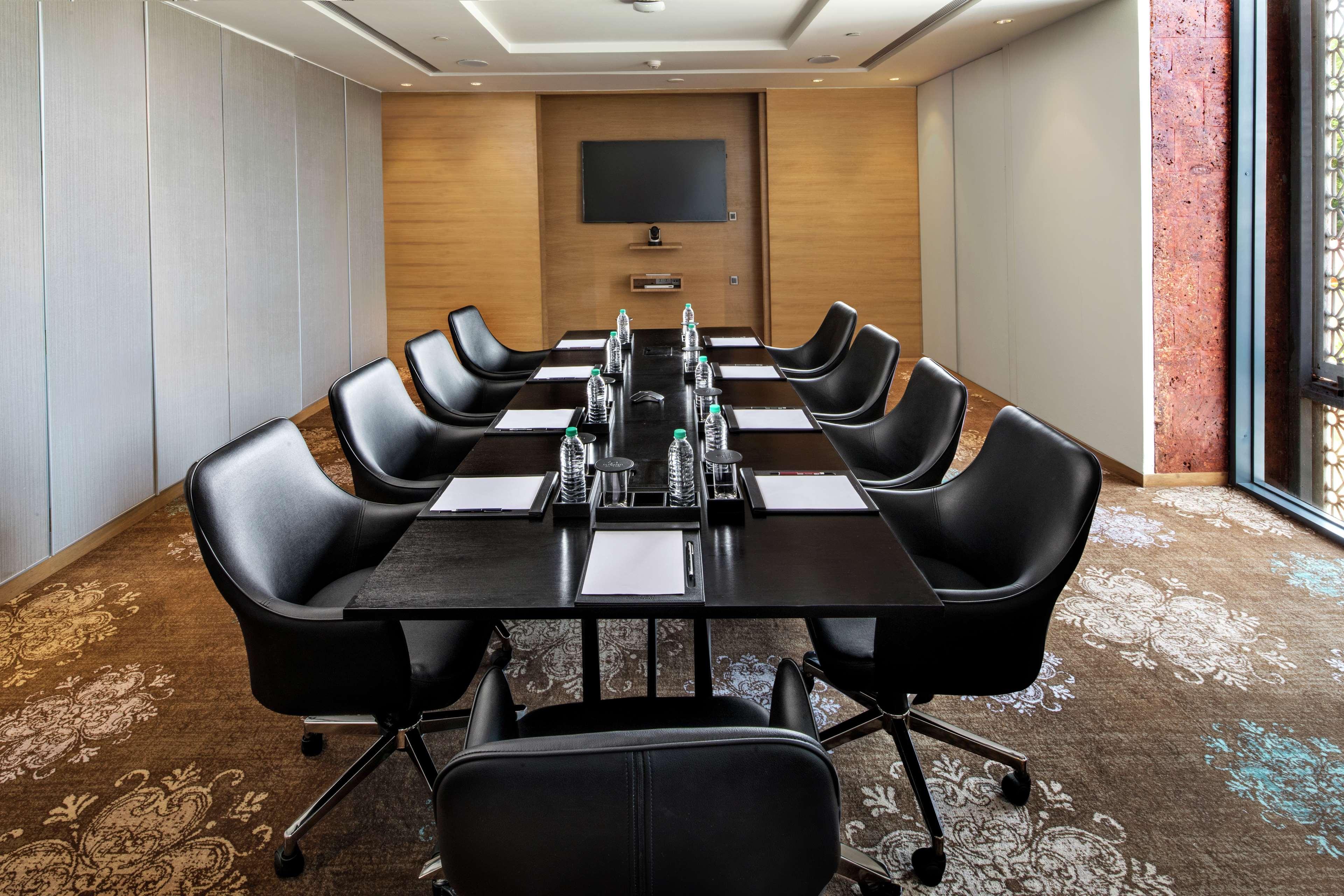 Doubletree By Hilton Goa - Panaji Hotel Bagian luar foto