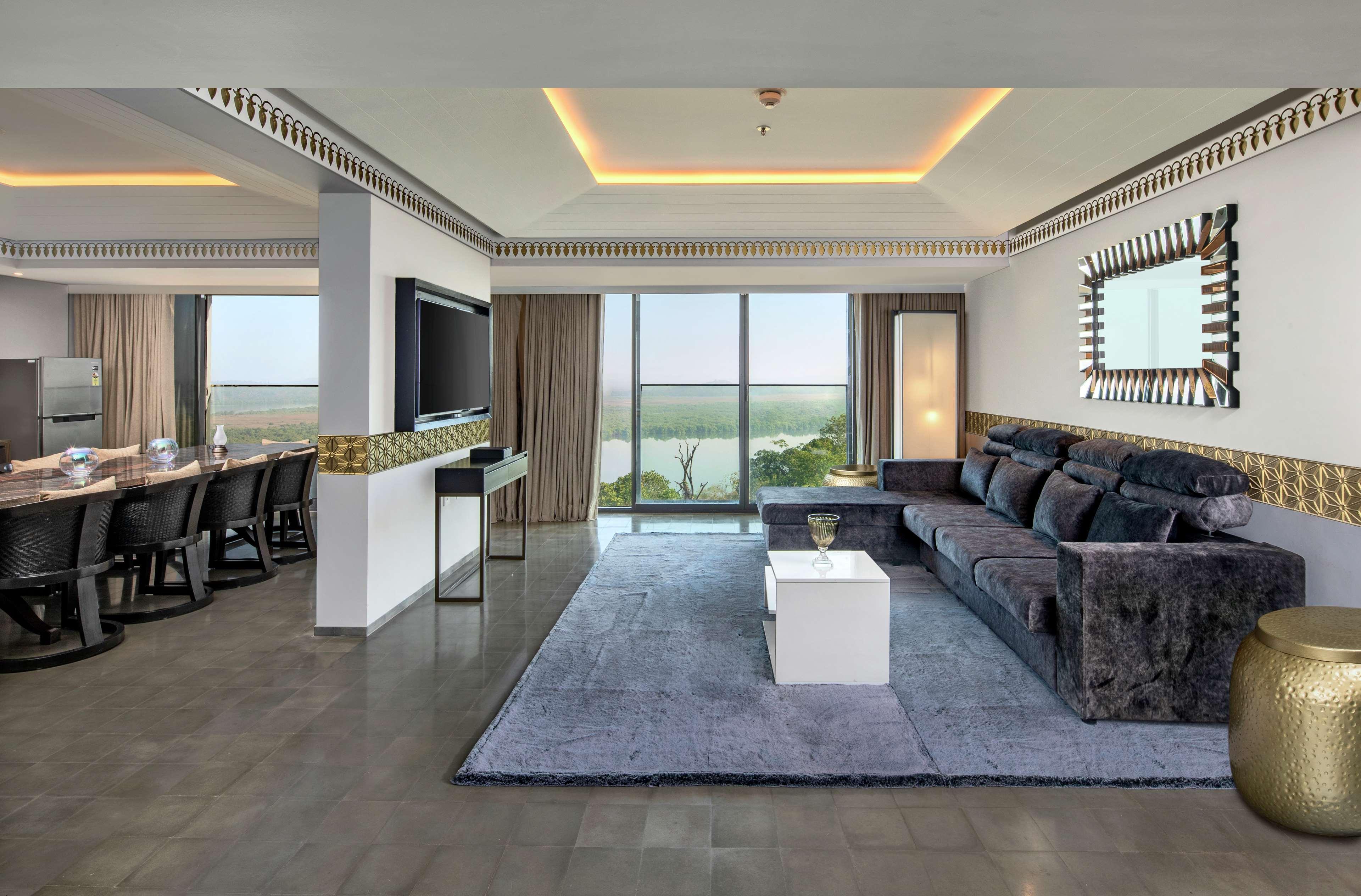Doubletree By Hilton Goa - Panaji Hotel Bagian luar foto