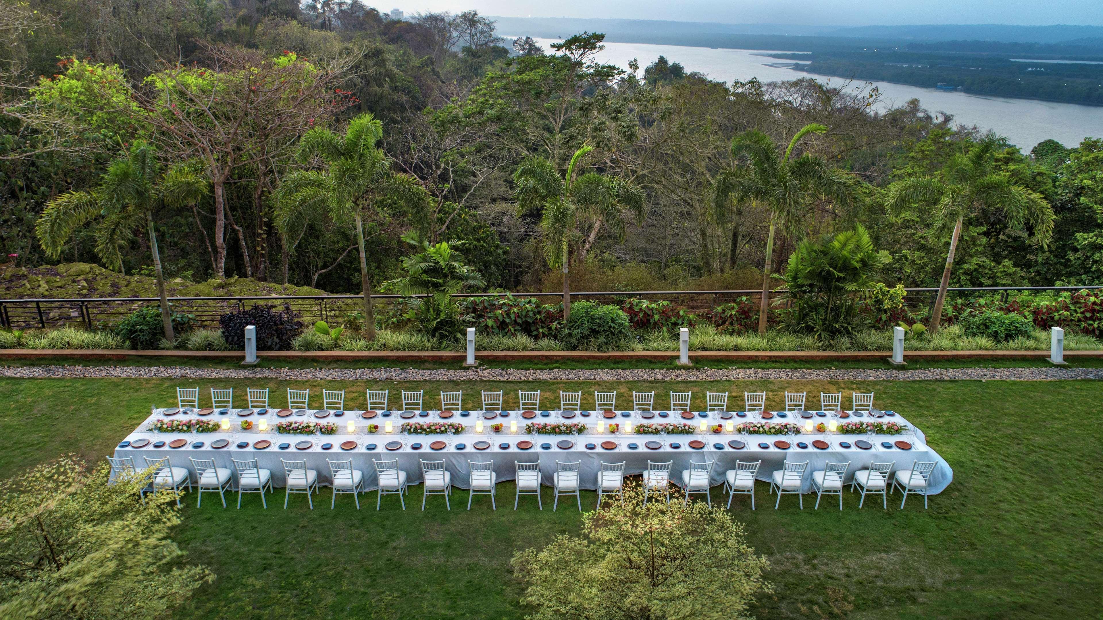 Doubletree By Hilton Goa - Panaji Hotel Bagian luar foto