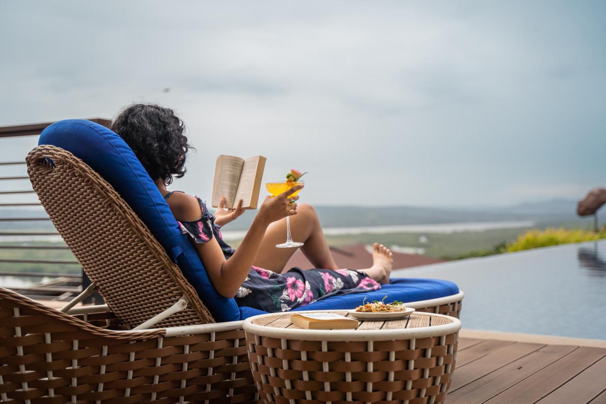 Doubletree By Hilton Goa - Panaji Hotel Bagian luar foto