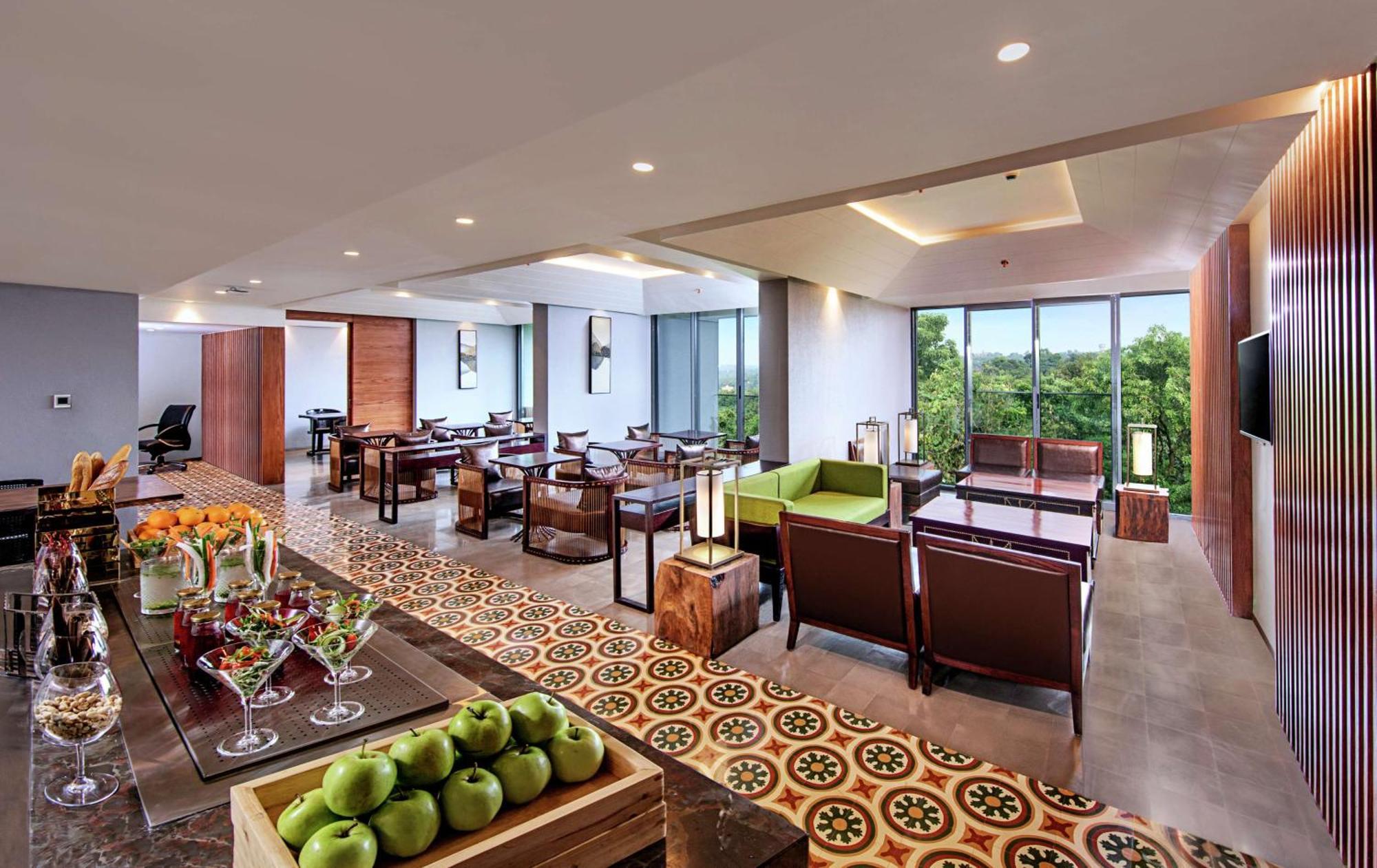 Doubletree By Hilton Goa - Panaji Hotel Bagian luar foto