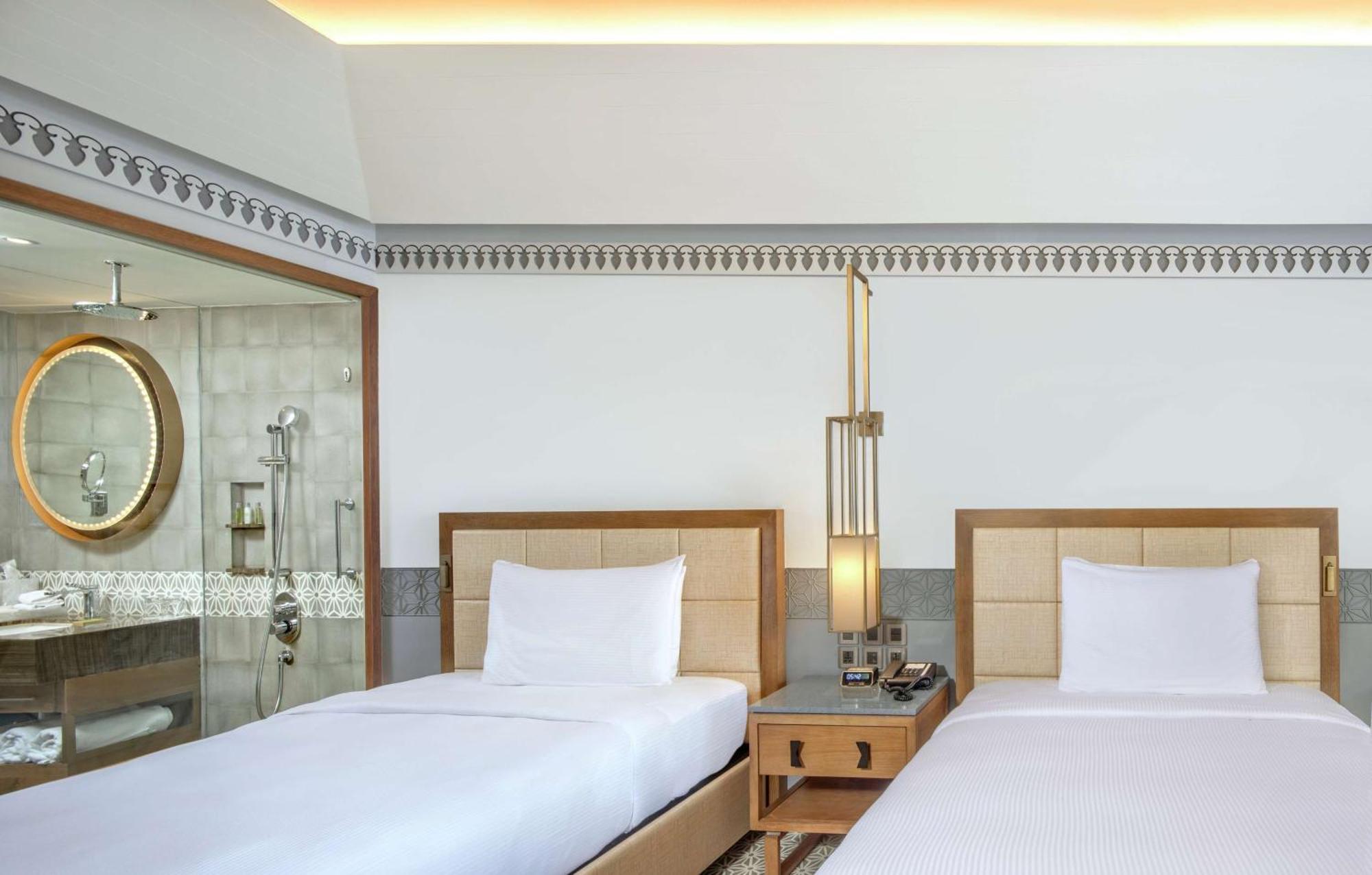 Doubletree By Hilton Goa - Panaji Hotel Bagian luar foto