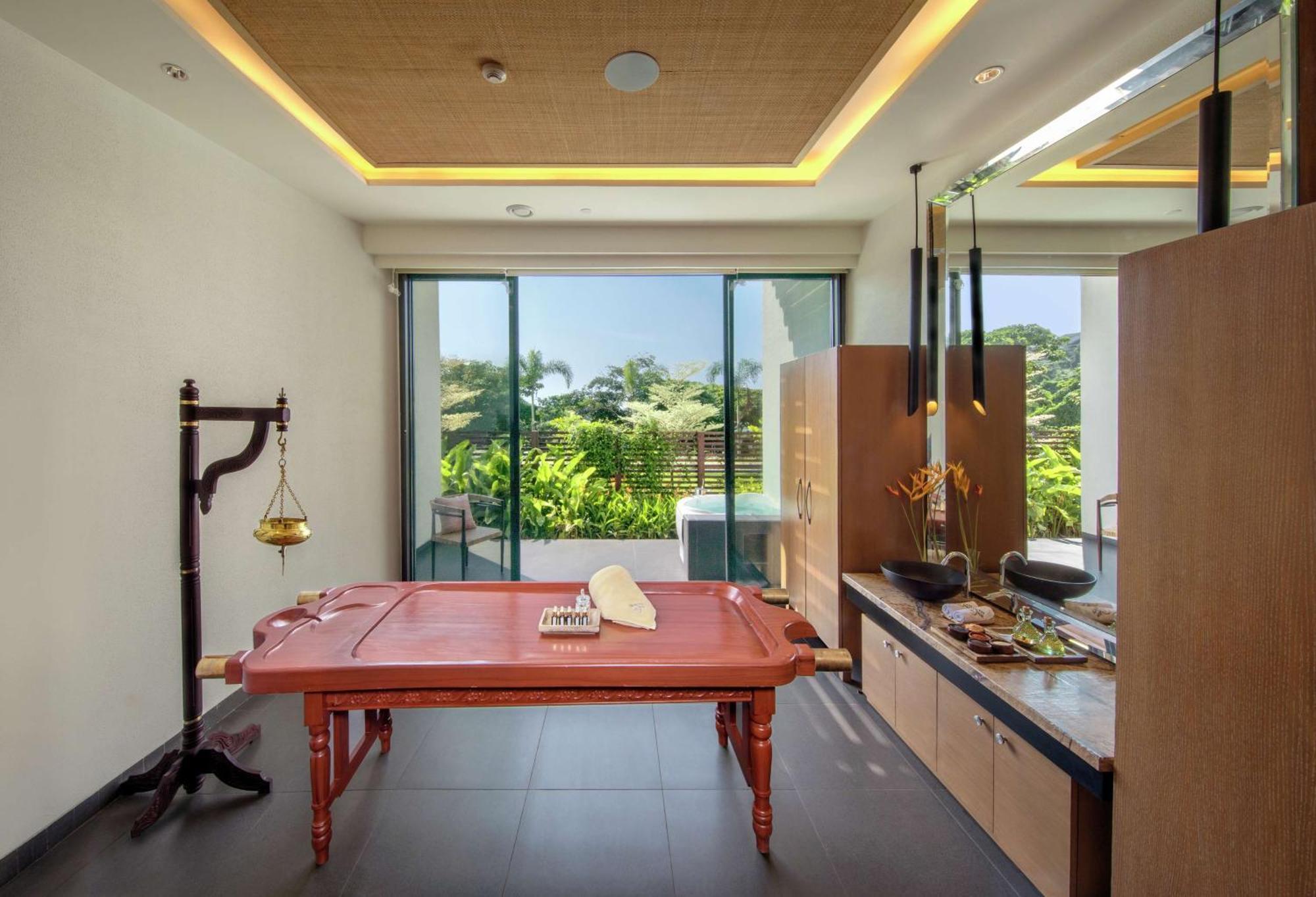 Doubletree By Hilton Goa - Panaji Hotel Bagian luar foto