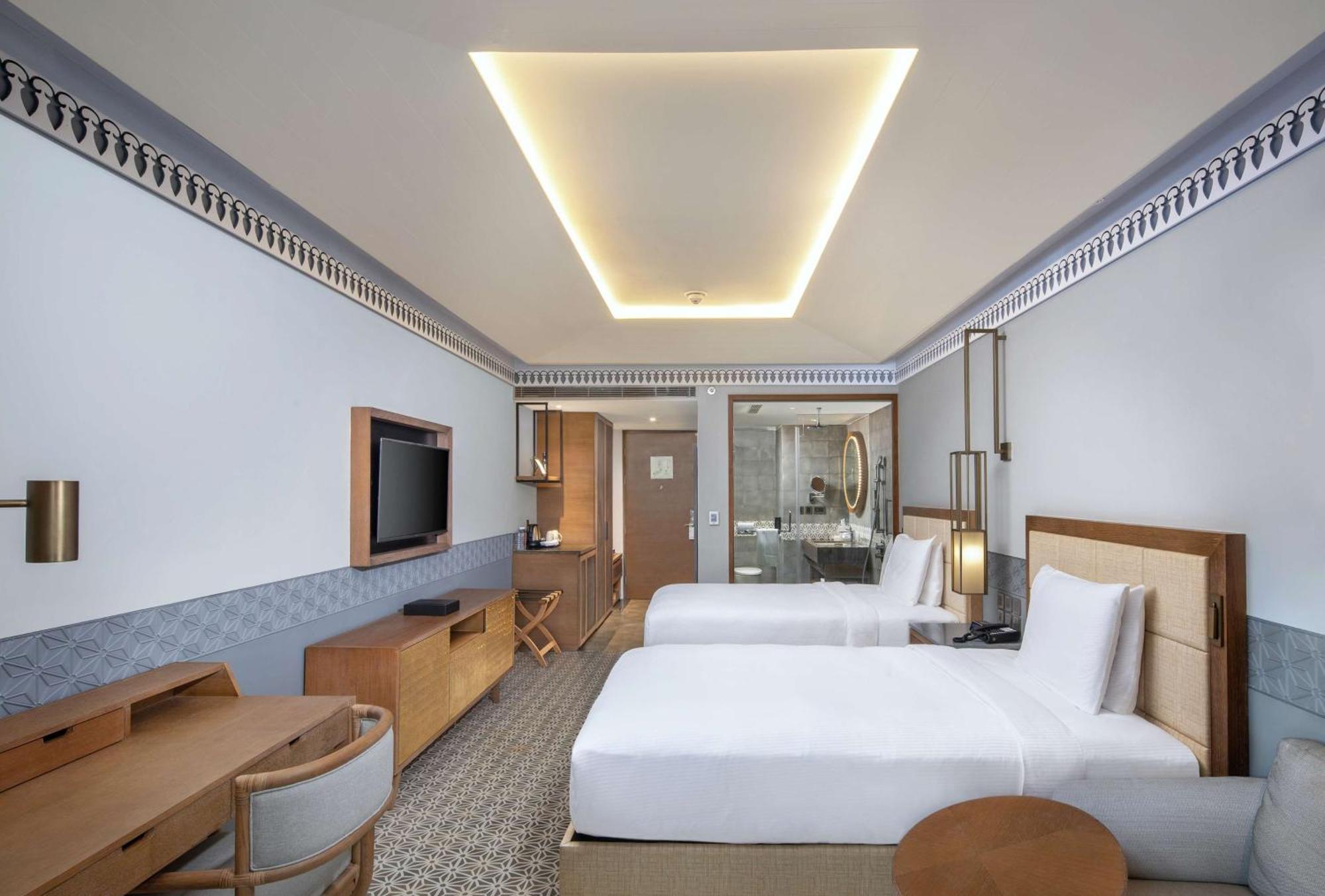 Doubletree By Hilton Goa - Panaji Hotel Bagian luar foto