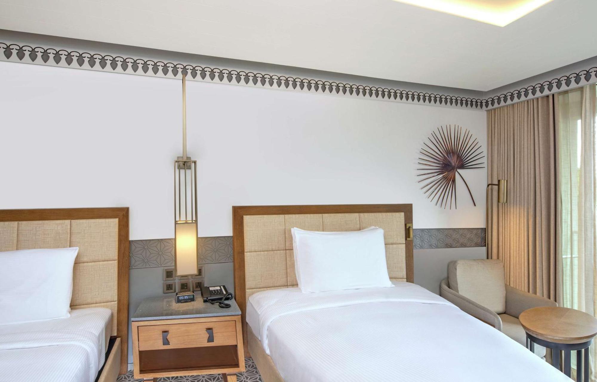 Doubletree By Hilton Goa - Panaji Hotel Bagian luar foto