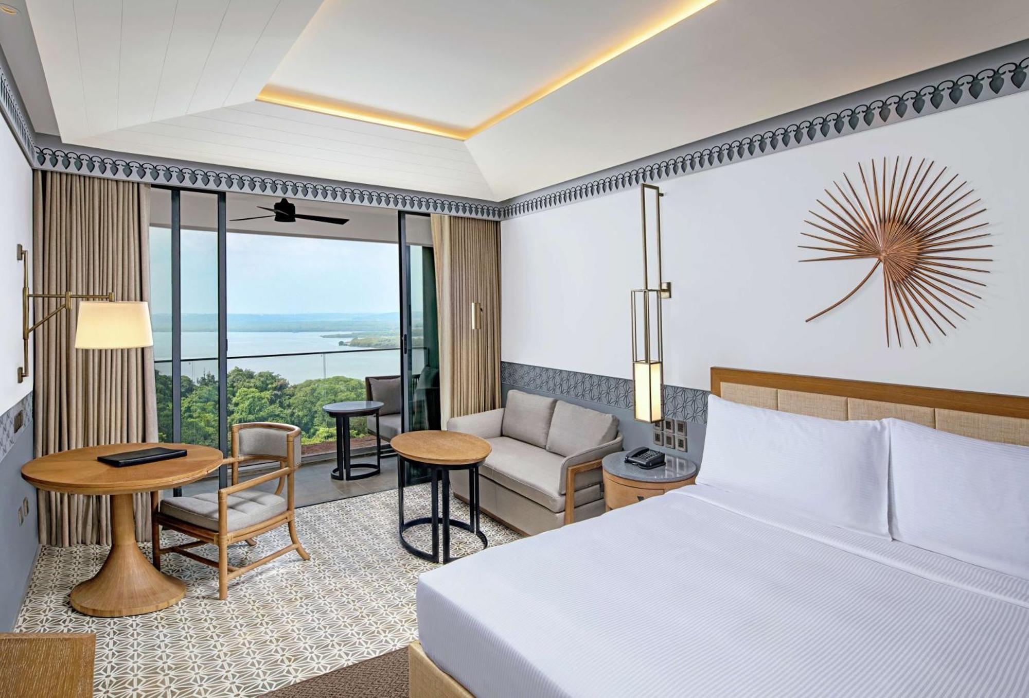 Doubletree By Hilton Goa - Panaji Hotel Bagian luar foto