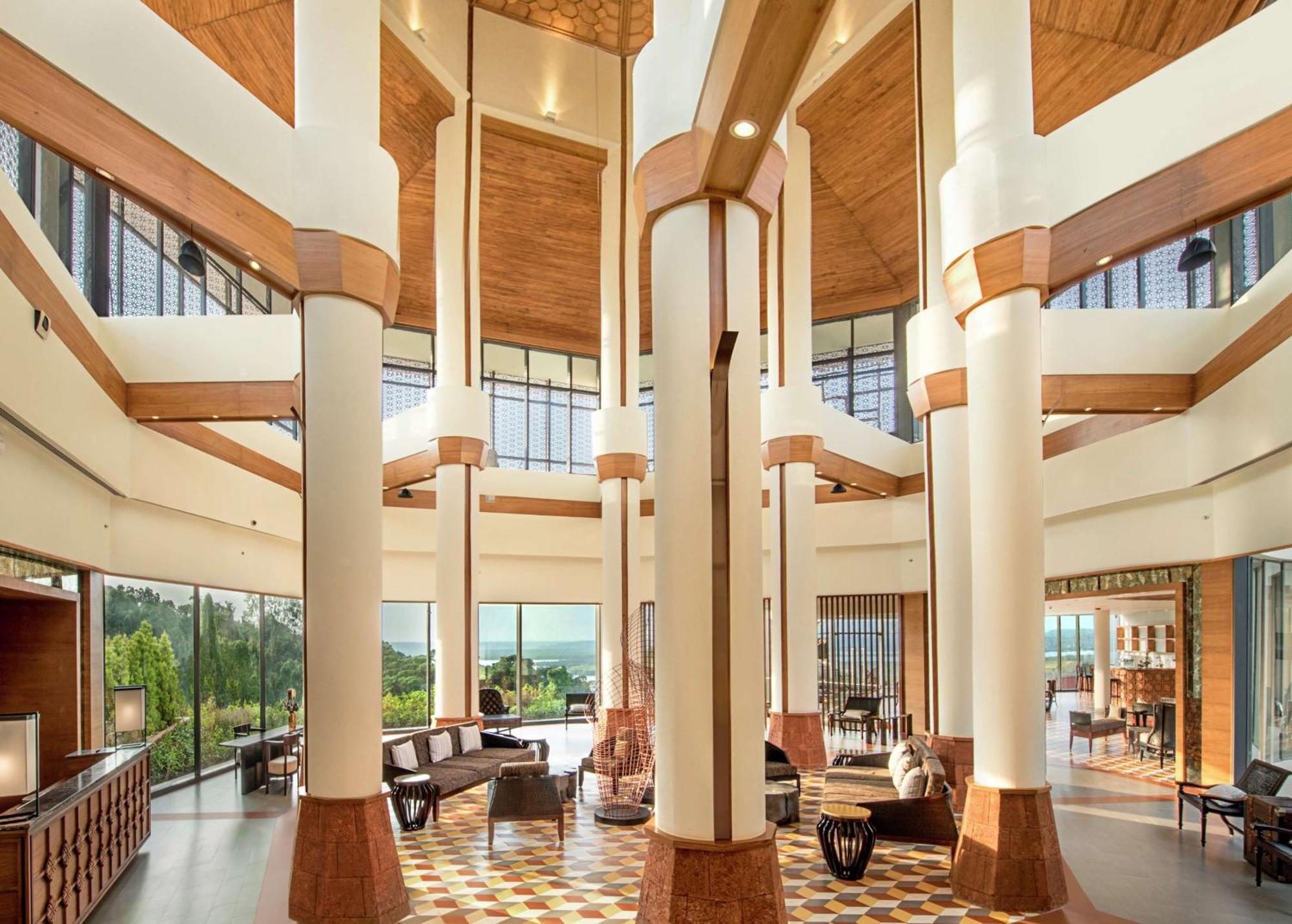 Doubletree By Hilton Goa - Panaji Hotel Bagian luar foto