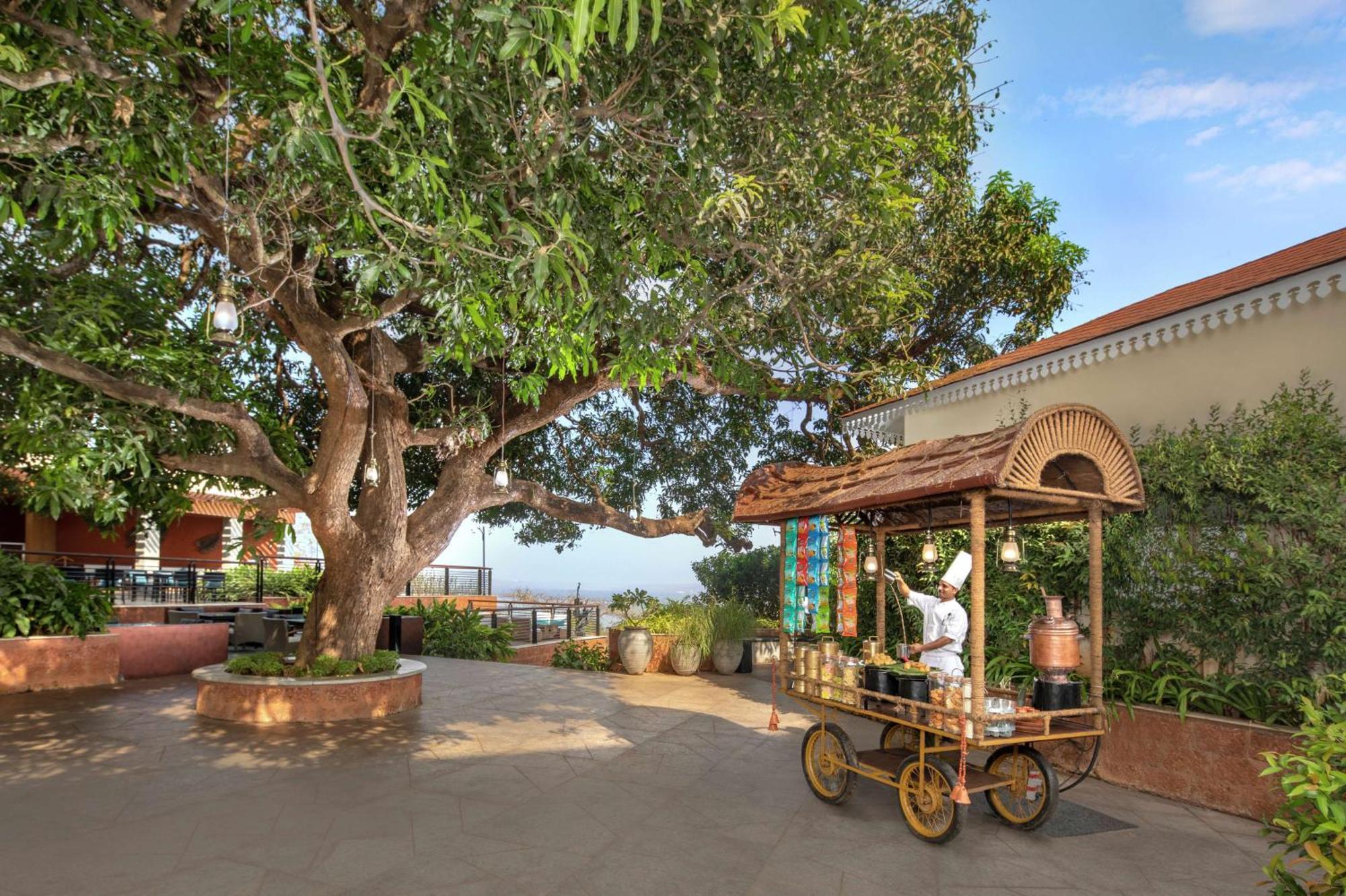Doubletree By Hilton Goa - Panaji Hotel Bagian luar foto