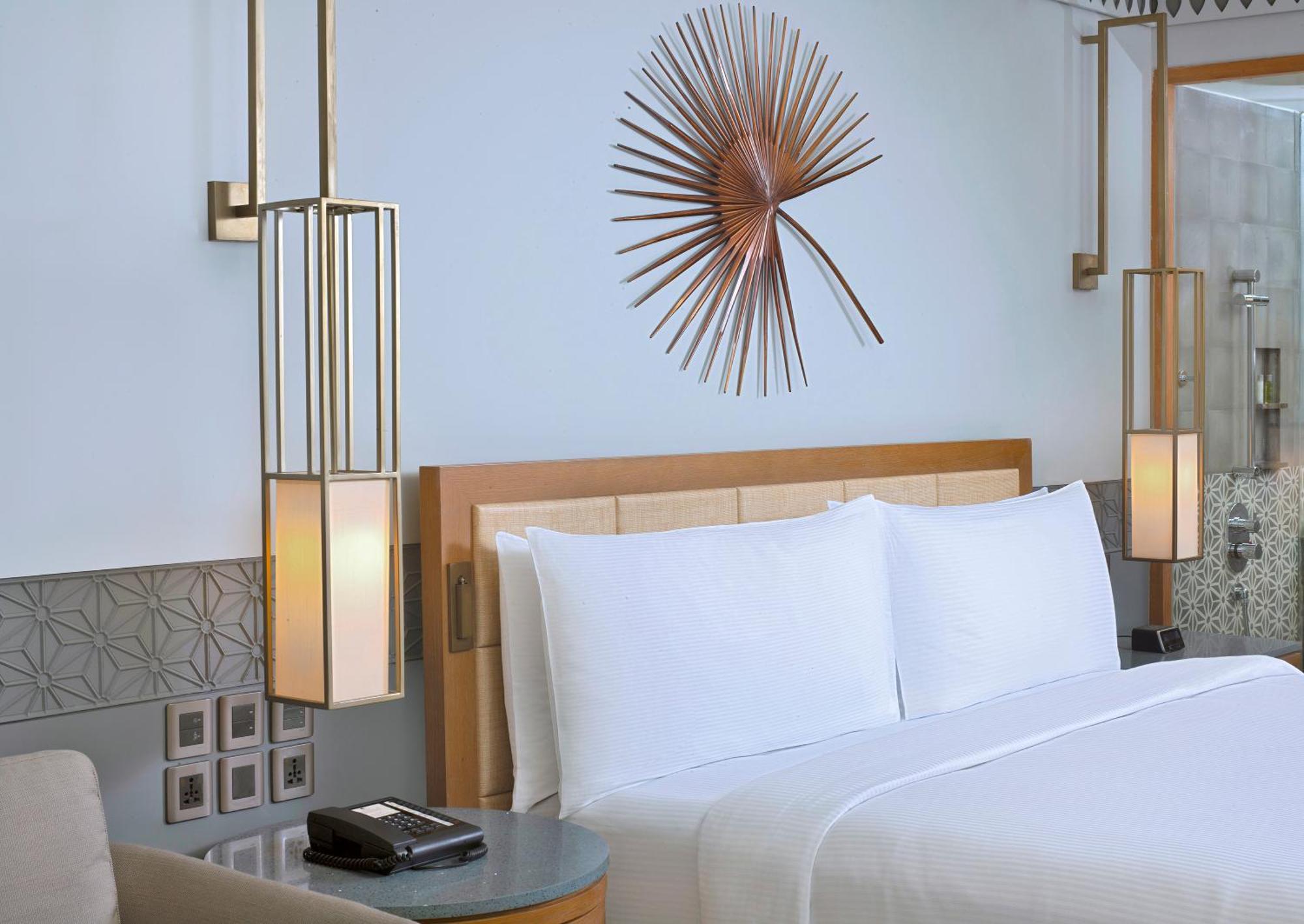 Doubletree By Hilton Goa - Panaji Hotel Bagian luar foto